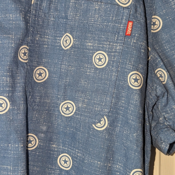 Marvel Captain America a shield Button Down Shut 2XL - Picture 4 of 4